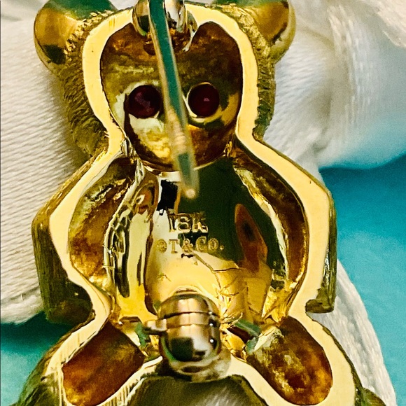 ❌❌SOLD ❌❌♥️ 18K Yellow Gold Diamond Ruby Teddy Bear Brooch Pin ♥️
Diamond Ruby - Picture 2 of 9